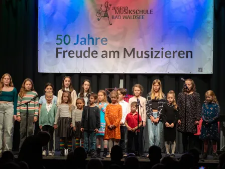 Kinderchor der JMS beim 50-Jahre Jubiläum (Fotograf: Dietmar Hermanutz)